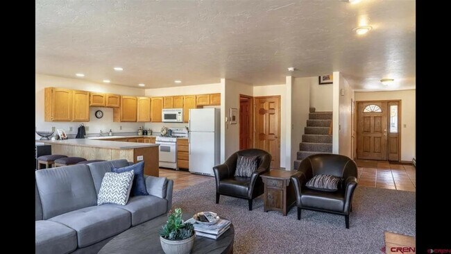 Building Photo - 209 Jenkins Ranch Rd