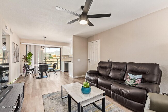Building Photo - 13606 N Hamilton Dr