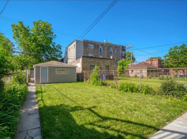 Building Photo - 1649 W Garfield Blvd