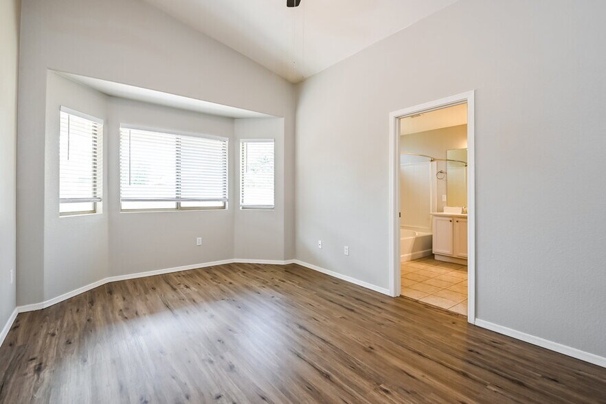 Building Photo - 10354 E Ravenswood St