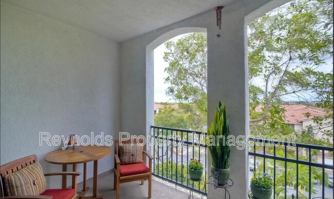 Building Photo - 2175 Caminito Leonzio