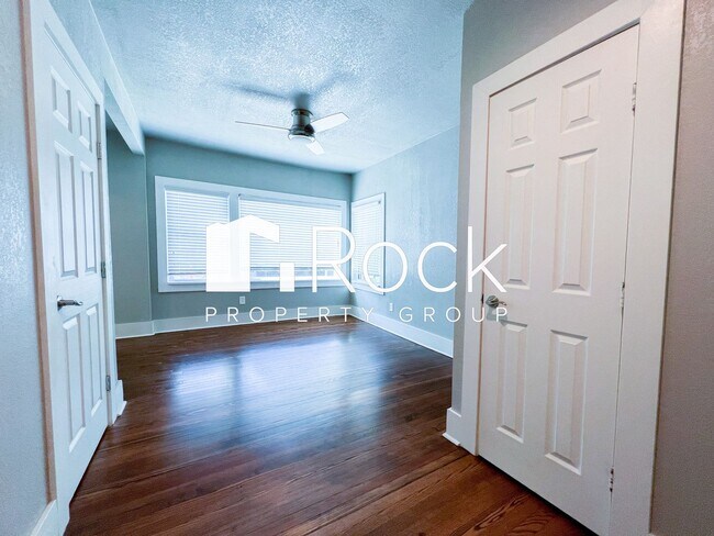 Building Photo - Must See 3 Bedroom/3 Bathroom Home near Edgemere Park
