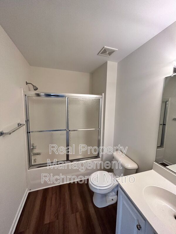 Building Photo - 402 Wilmer Ave