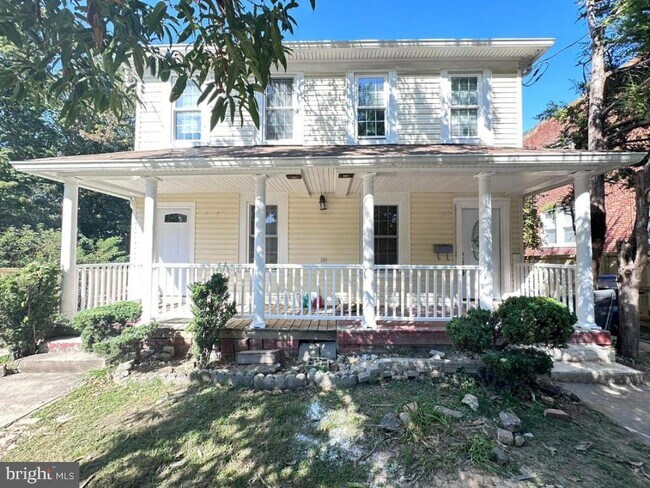 Building Photo - 302 RALEIGH # A St