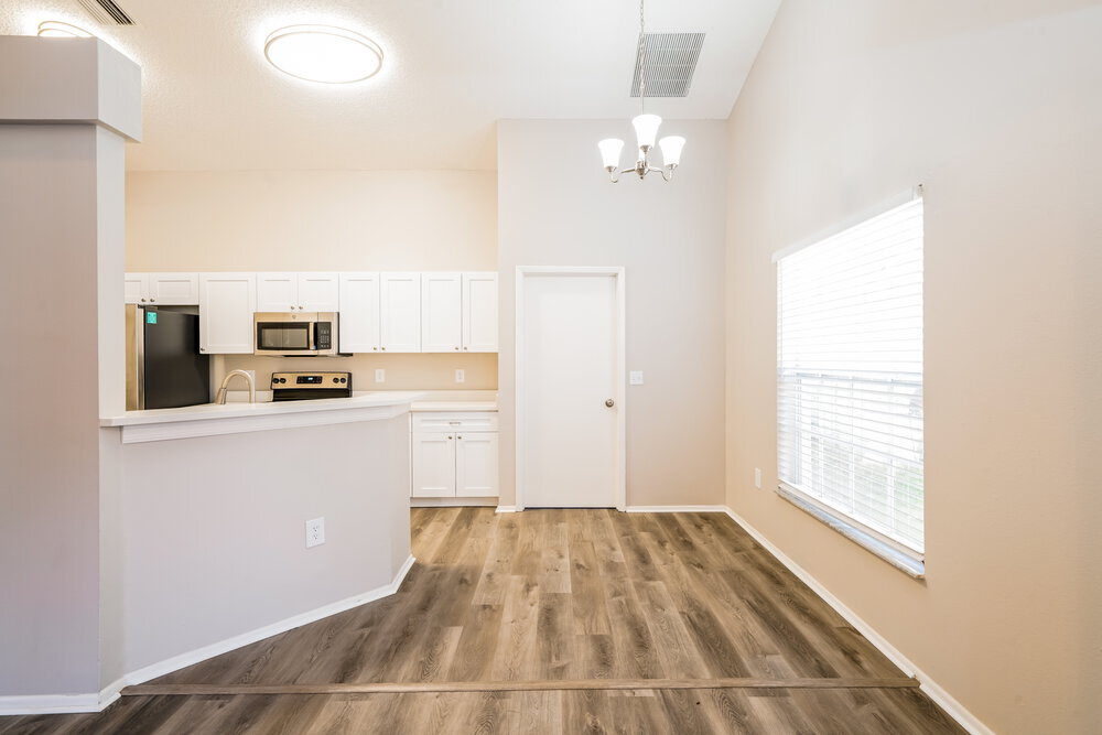 Building Photo - 1434 Lakehurst Way