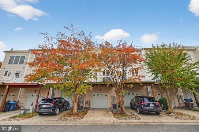 Building Photo - 25065 Riding Center Dr