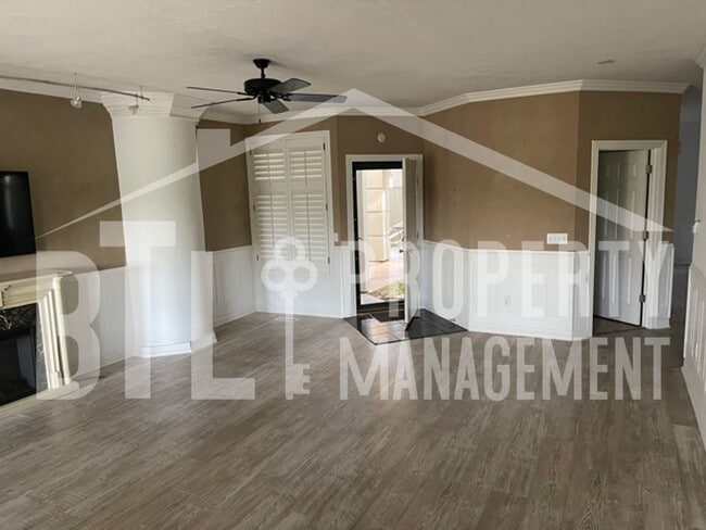Building Photo - Luxurious 2 Bedroom Condo
