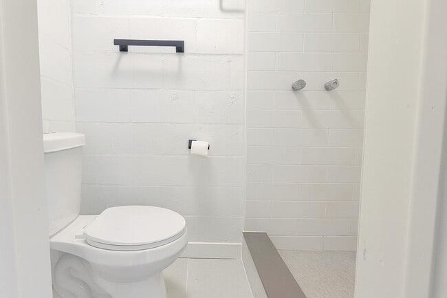 Building Photo - 3633 Rock Royal Dr