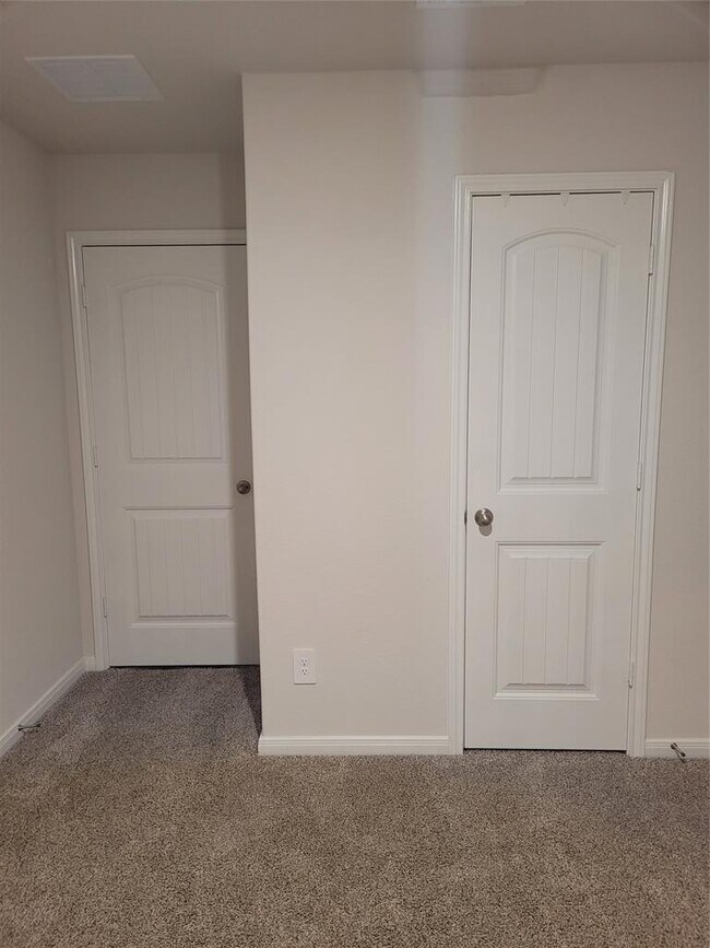 Building Photo - 211 Callado Cir