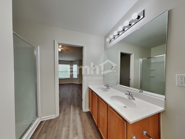 Building Photo - 770 Peachtree Meadows Cir