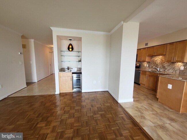 Building Photo - 1300 Crystal Dr
