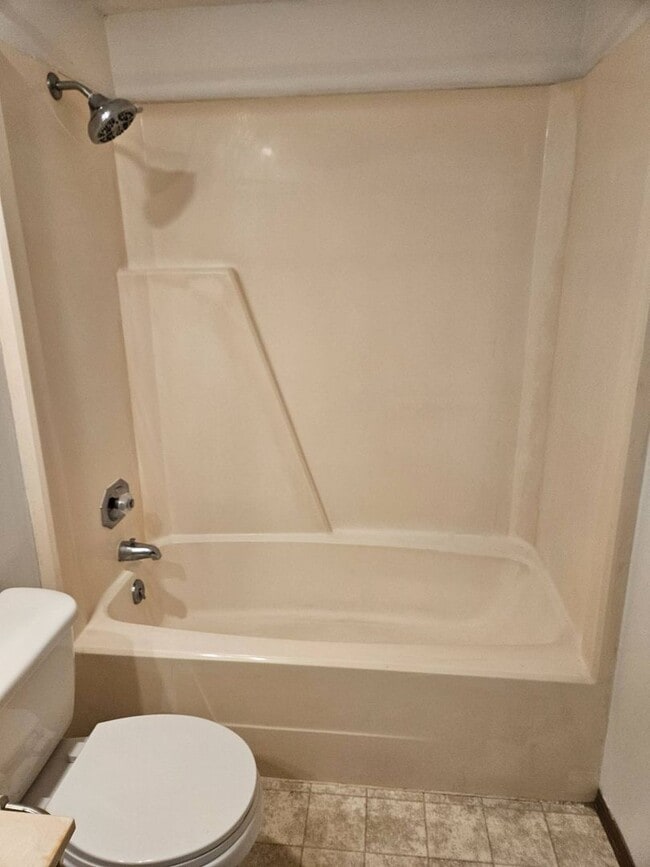 Building Photo - 607/609 W. Edgewood