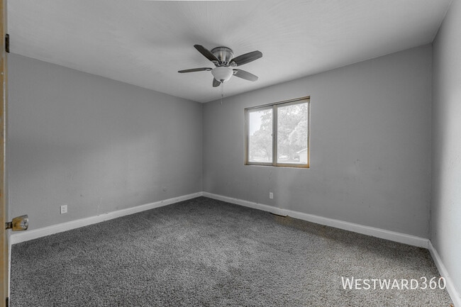 Building Photo - 2221 Belmont Ave