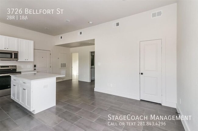 Building Photo - 3726 Bellfort Ave