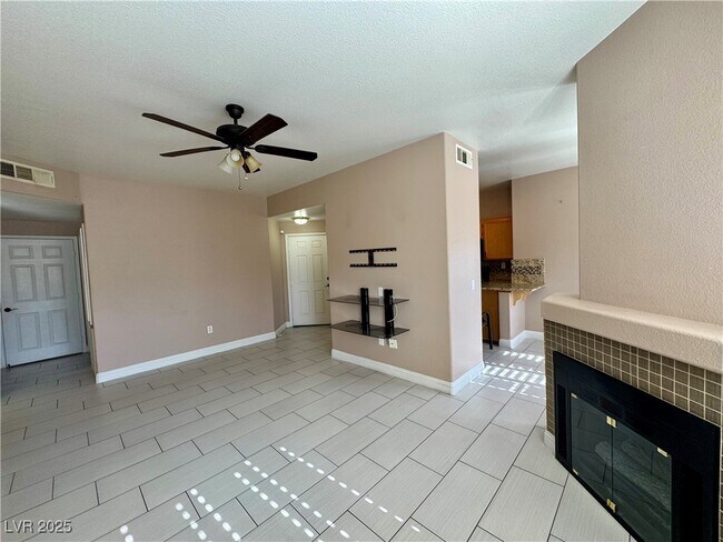 Building Photo - 1050 E Cactus Ave