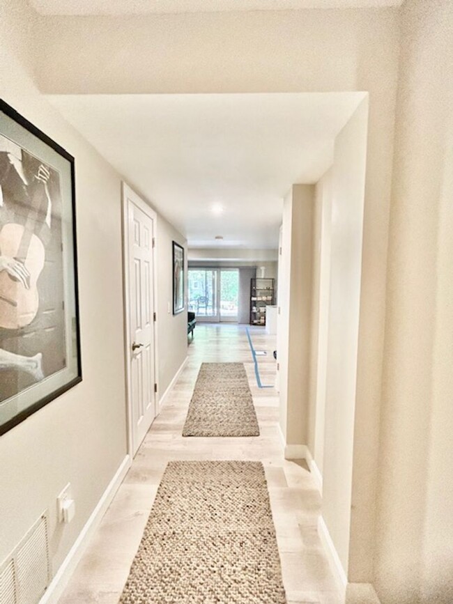 Building Photo - Welcome to this Lovely Home in Reston, VA!