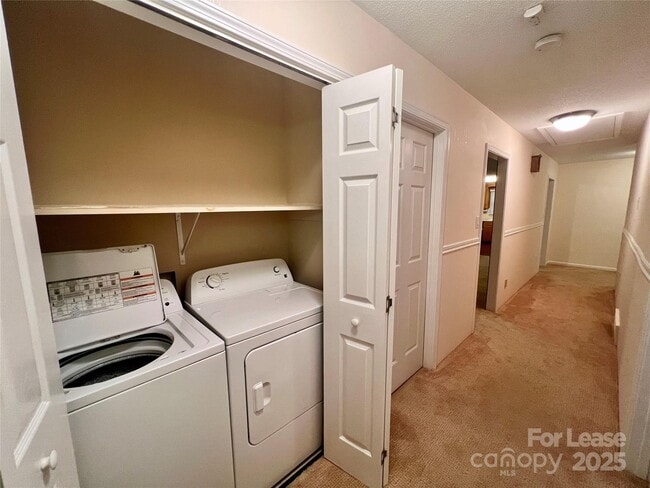 Building Photo - 294 Spicewood Cir