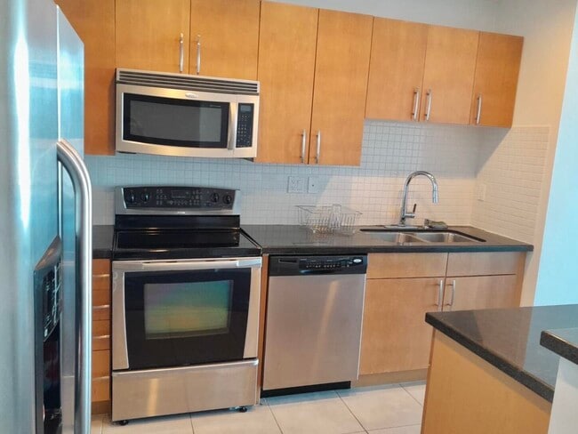 Primary Photo - 300 S Australian Ave