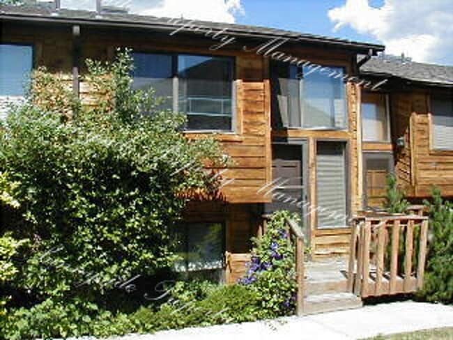 Building Photo - Townhouse in Great North Boulder location