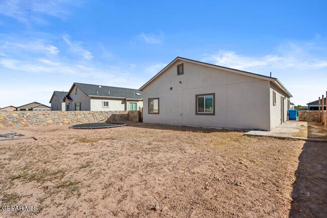 Building Photo - 11648 Flor Freesia Dr