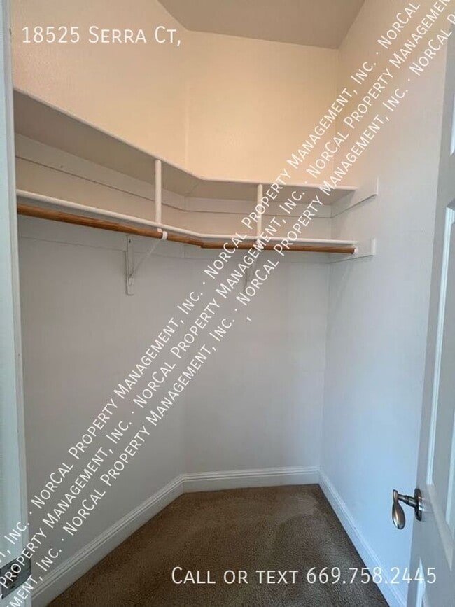 Building Photo - 18525 Serra Ct