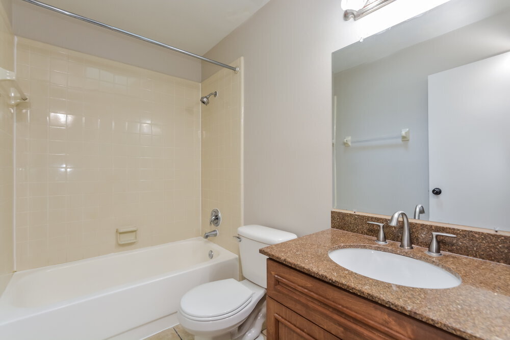 Building Photo - 490 Chicago Woods Cir