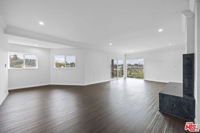 Building Photo - 350 Chautauqua Blvd