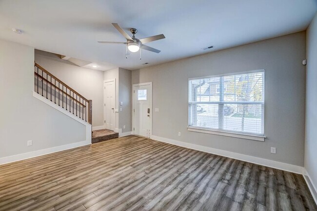 Building Photo - 2129 Bayport Ave