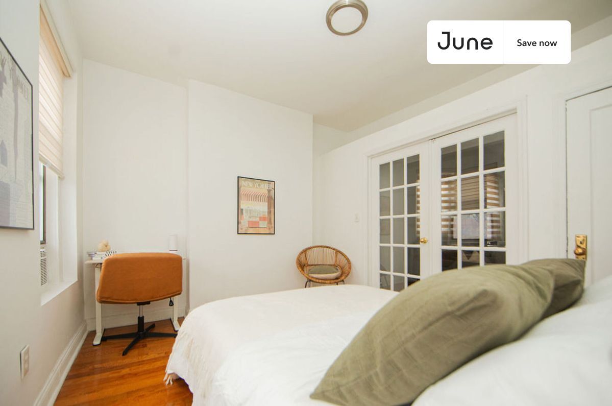 Building Photo - 715 E 5th St