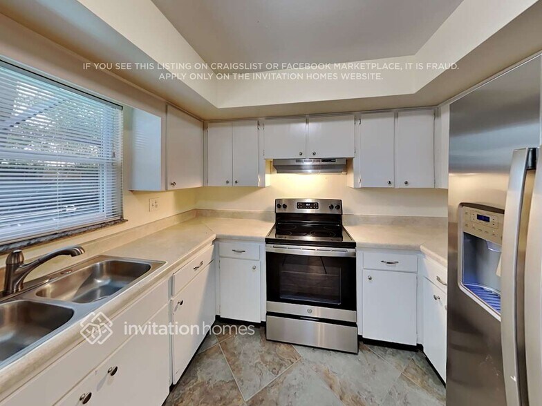 Building Photo - 424 Crosswinds Dr