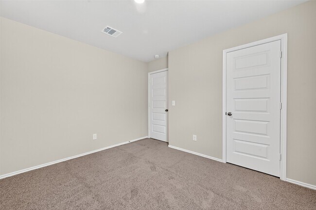 Building Photo - 79 Courageous Side Way