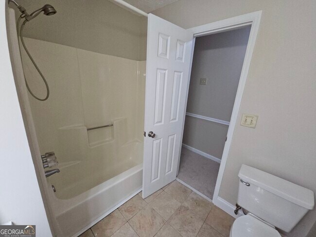 Building Photo - 102 Sauterne Way