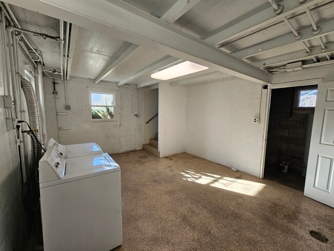 Building Photo - 811 Hoyle Rd