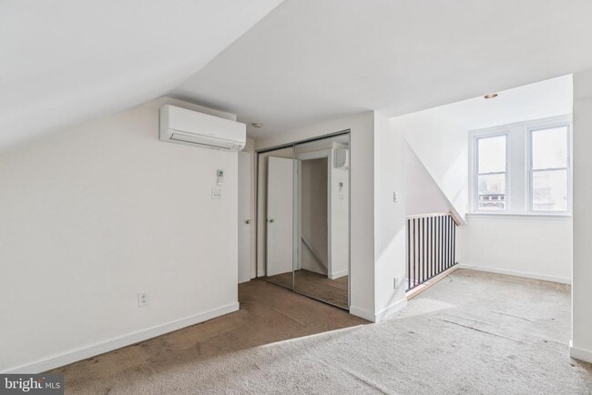 Building Photo - 1703 Wallace St