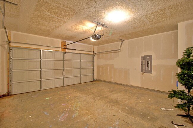 Building Photo - 260 Whippoorwill Wy NE