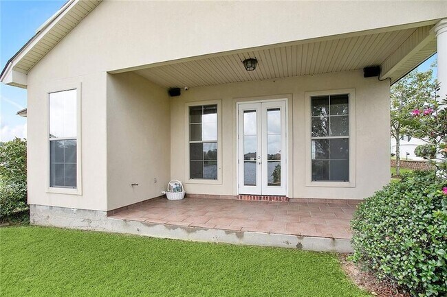 Building Photo - 109 Grand Champions Ln