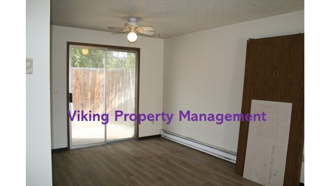 Building Photo - 1830-860