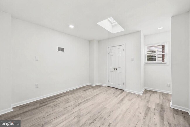 Building Photo - 1506 S Bambrey St