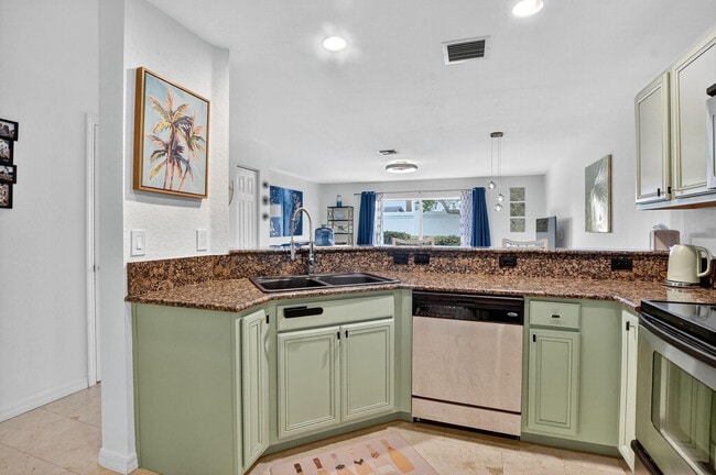 Building Photo - 22120 Majestic Woods Way