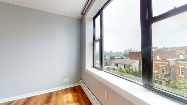 Building Photo - 14 65th St
