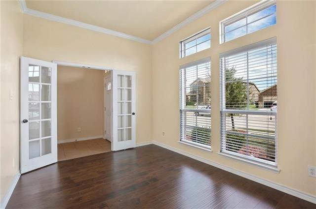 Building Photo - 15004 Waters Dr