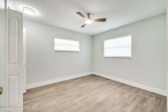 Building Photo - 645 Caiman St