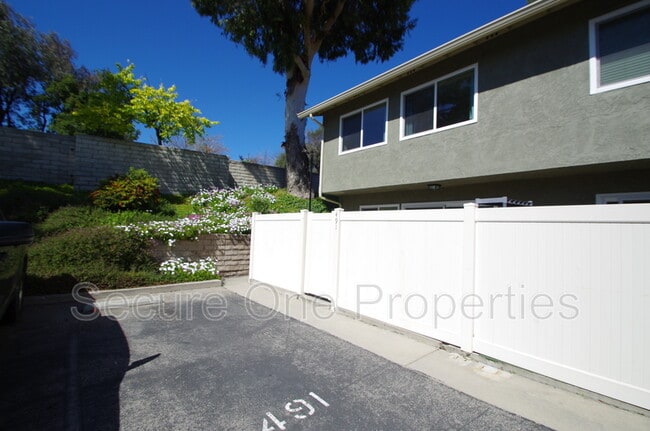 Building Photo - 491 Serento Cir