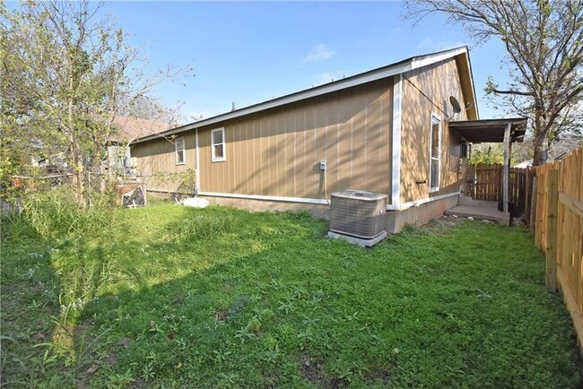 Building Photo - 12316 Dellrey Dr