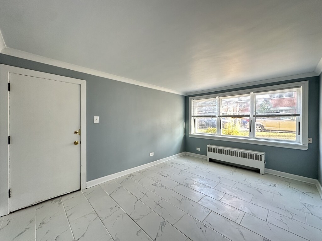 Building Photo - 2754 W North Shore Ave
