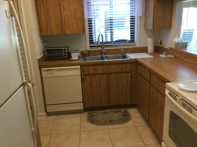 Building Photo - 1677 Fry Ct