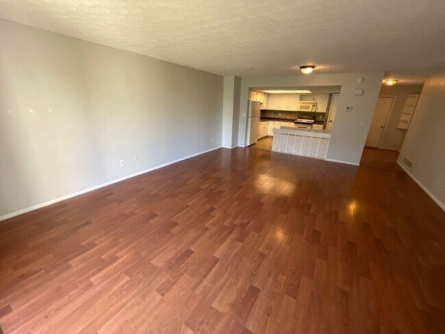 Building Photo - 1290-1292 Gatwick Ct.