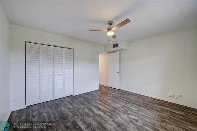 Building Photo - 4401 Martinique Ct