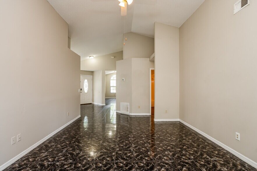 Building Photo - 296 Morning Glory Dr