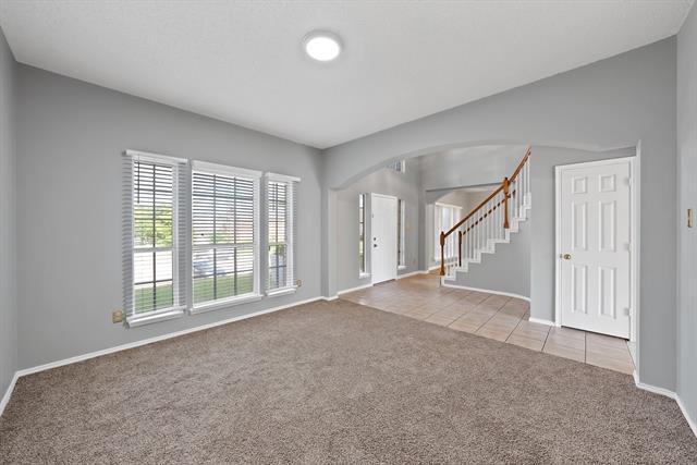 Building Photo - 745 Woodridge Dr